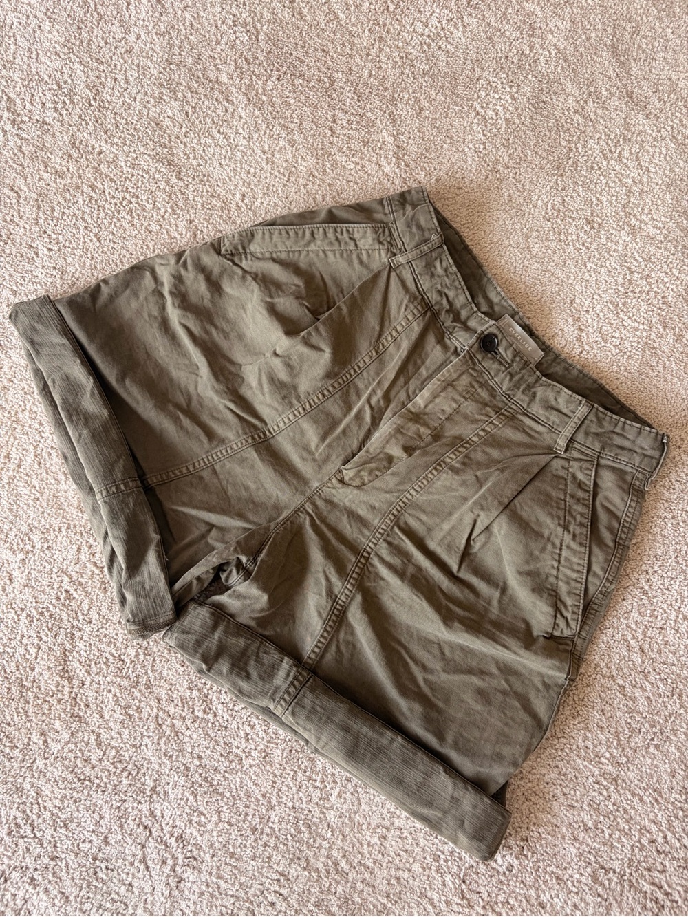 Everlane the tourist short Olive Green organic cotton